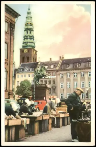 Kopenhagen København STATUE AF BISKOP ABSALON FISKEKONERNE VED GL. STRAND  1950