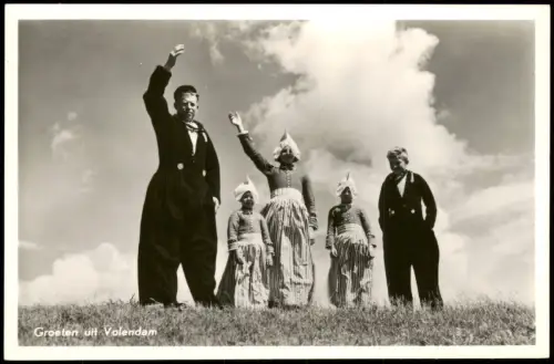 Volendam-Edam-Volendam Gruppe in traditioneller Volendamer Tracht 1940