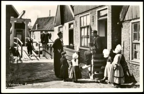 Postkaart Volendam-Edam-Volendam Volendamer in Tracht beim Musizieren 1940