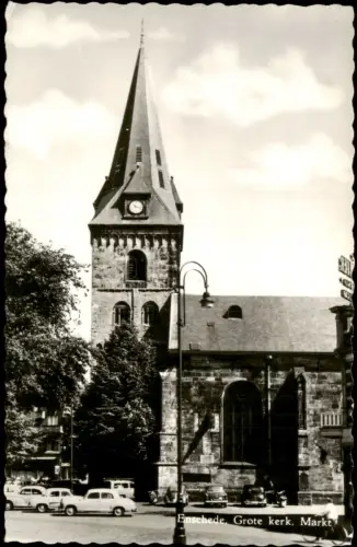 Enschede Enschede (Eanske) Grote Kerk am Marktplatz mit Automobilen 1960