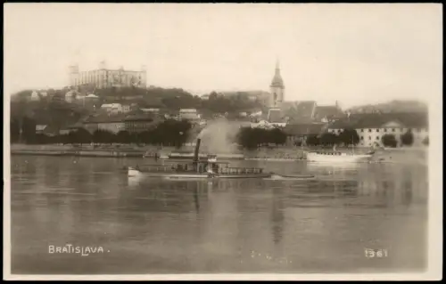 Pressburg Bratislava Stadtansicht mit Burg, Martinsdom und Donaudampfer 1925