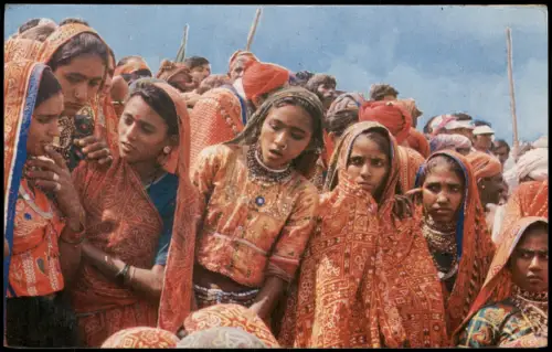 Tarnetar तरनेतर તરણેતર Frauen in traditioneller Kleidung 1990