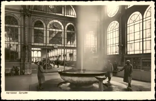 Postcard Karlsbad Karlovy Vary Sprudel in der Wandelhalle 1930