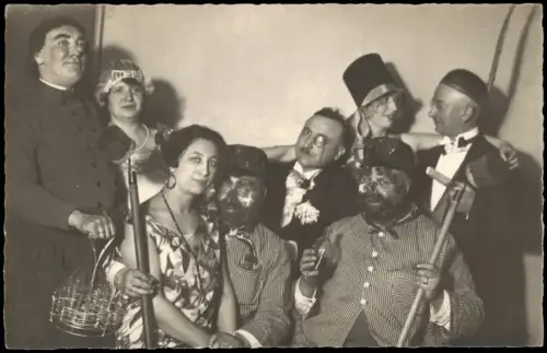 Foto  Kostümfest-Gruppe Fasching 1920 Privatfoto