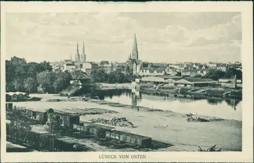 Ansichtskarte Lübeck Stadt von Osten, Eisenbahn und Lagerhallen 1923