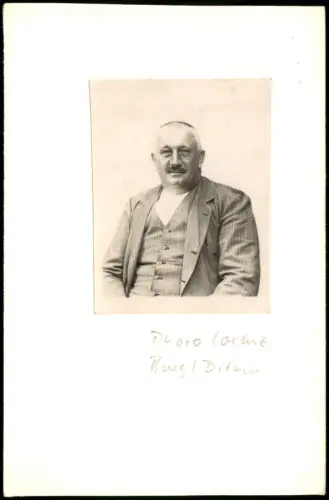 Foto  Porträt eines Mannes mit Schnurrbart 1920 Privatfoto