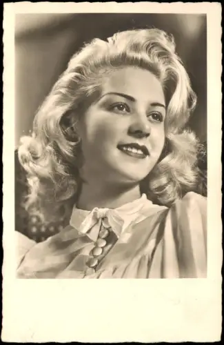 Ansichtskarte  Porträt einer jungen Frau (Zeitgenössische Mode) 1941