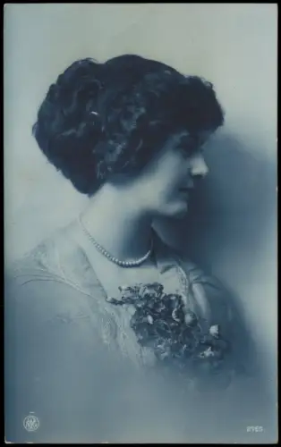 Ansichtskarte  Porträt einer jungen Frau im Profil mit Perlenkette 1910