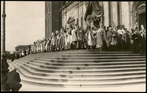 Foto  Prozession Bischöfe auf Kirchenstufen, Italien 1935 Privatfoto