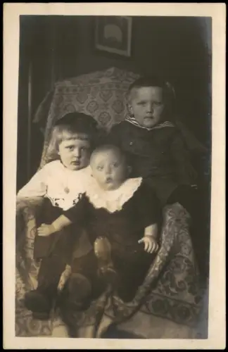 Ansichtskarte  Frühe Fotografie Fotokunst: Kinder Gruppenfoto 1920