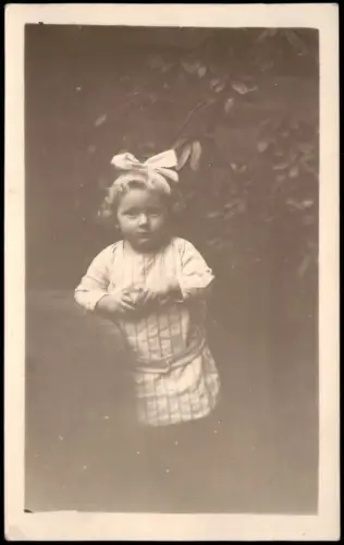 Frühe Fotografie Fotokunst: Privatfoto Phote mit Kind Kleinkind 1910 Privatfoto