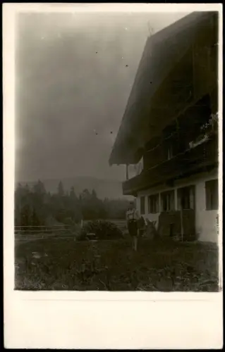 Foto .Bayern Mann in Tracht vor Alpenhaus 1940 Privatfoto