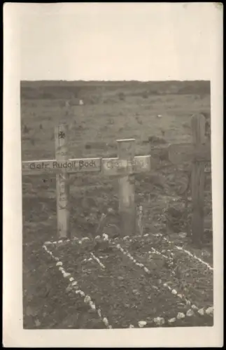 Soldatengrab Gefreiter Rudolf Bock & Grenadier   1. Garde-Rgt  1918 Privatfoto