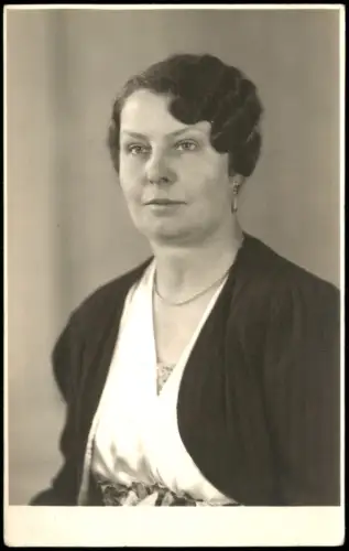 Ansichtskarte  Porträt einer Frau (Atelieraufnahme) Recklinghausen 1930