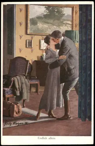 Ansichtskarte  Fritz Hagen: Endlich allein - Küssendes Paar im Interieur 1918