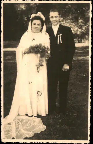 Foto  junges Brautpaar Hochzeitsfoto 1950 Privatfoto