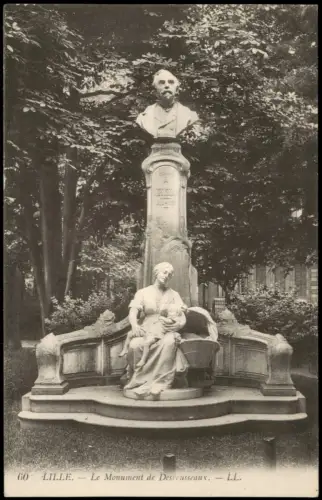 CPA Lille Monument de Desreusseaux 1910