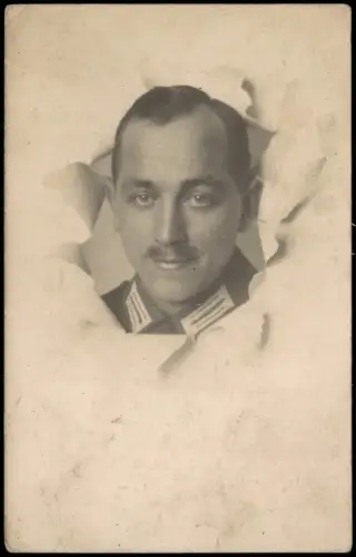 Foto  Soldatenporträt in Papierdurchbruch-Optik 1930 Privatfoto