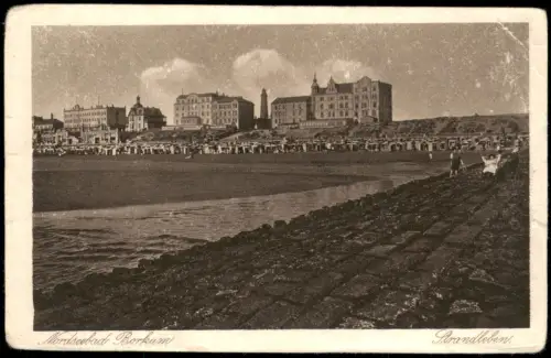 Borkum Strandleben mit Blick auf die Hotels und den Neuen Leuchtturm 1925