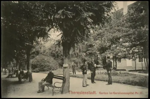 Theresienstadt Terezín Garten im Garnisonsspital Nr. 13. Soldaten 1912
