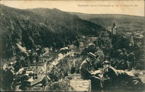 Bad Berneck im Fichtelgebirge von Wallenrode aus. Jungen auf der Mauer 1909