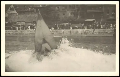 Foto  Faltboot-Sport: Befahrung eines Wehrs 1930 Privatfoto