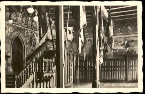 Ansichtskarte Göttingen Rathaus Innenansicht Fahnen Rathaushalle 1940