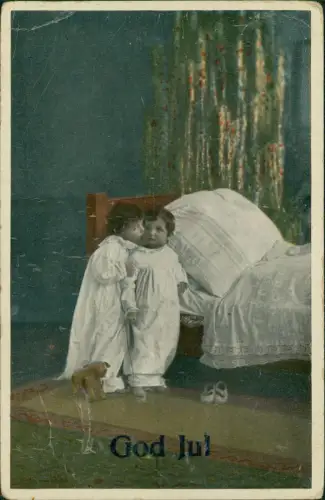 Ansichtskarte  Kinder vor dem Bett Künstlerkarte God Jul 1920 Servige