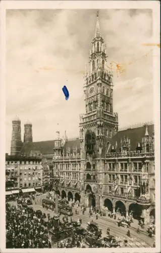 Ansichtskarte München Neues Rathaus mit Glockenspiel am Marienplatz 1944