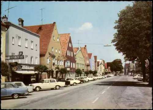 Ansichtskarte Erding Partie am Stadt-Theater, Autos u.a. alter Mercedes 1967