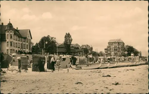 Ansichtskarte Kühlungsborn Strand mit Strandkörben und Booten 1960