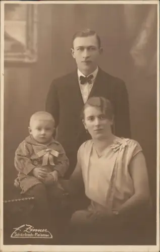 Atelier-Familienporträt, Elli Schwarz geb. Mohr und Sohn Günther 1930