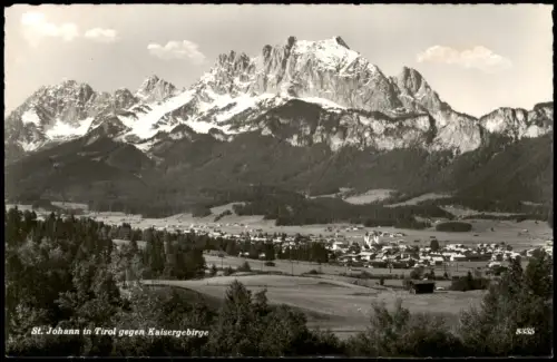 Ansichtskarte St. Johann in Tirol Ortsansicht mit Kaisergebirge 1957