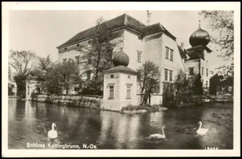 Kottingbrunn Schloss Kottingbrunn mit Wassergraben und Schwänen 1945
