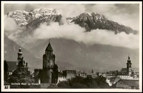 Hall in Tirol Solbad Hall Stadtansicht mit Münzturm und Bergen 1950