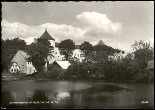 Ansichtskarte Ottenschlag Schloss Ottenschlag mit Schlossteich 1970
