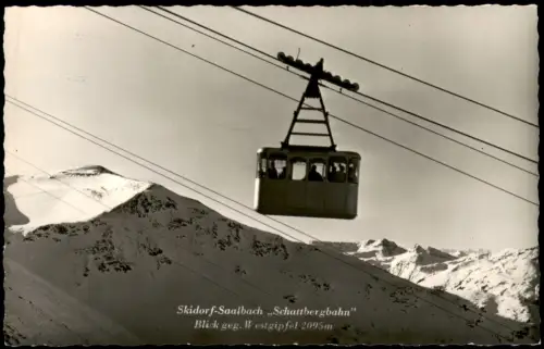 Saalbach-Hinterglemm Schattbergbahn Seilbahnkabine vor Bergpanorama 1955