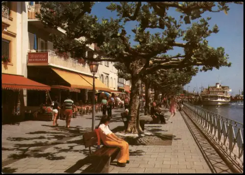 Ansichtskarte Meersburg belebte Seestraße, Leute in Lokalen 1970