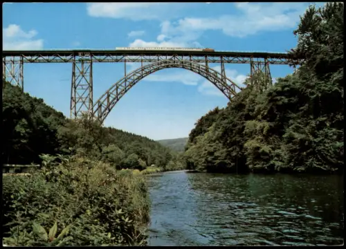 Remscheid Personenzug passiert MÜNGSTENER BRÜCKE, Bergisches Land 1980