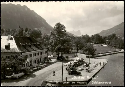 Ansichtskarte Burgau am Attersee Seehotel Bergau mit Autos 1954