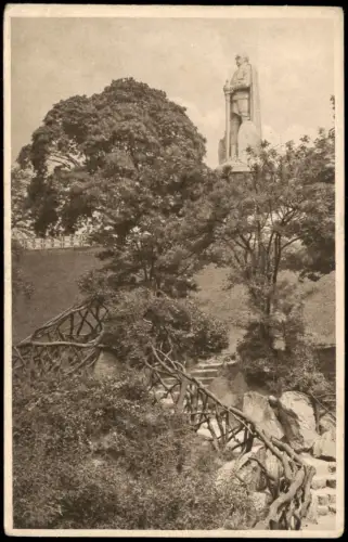 Ansichtskarte St. Pauli-Hamburg Anlagen vor dem Bismarck-Denkmal. 1915