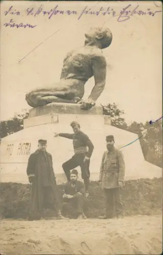 Grafenwöhr Denkmal Pro Patria mit Erbauern Truppenübungsplatz 1915 Privatfoto