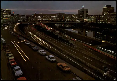Saarbrücken Stadtteilansicht bei Nacht, Autos u.a. Volkswagen VW Käfer 1965
